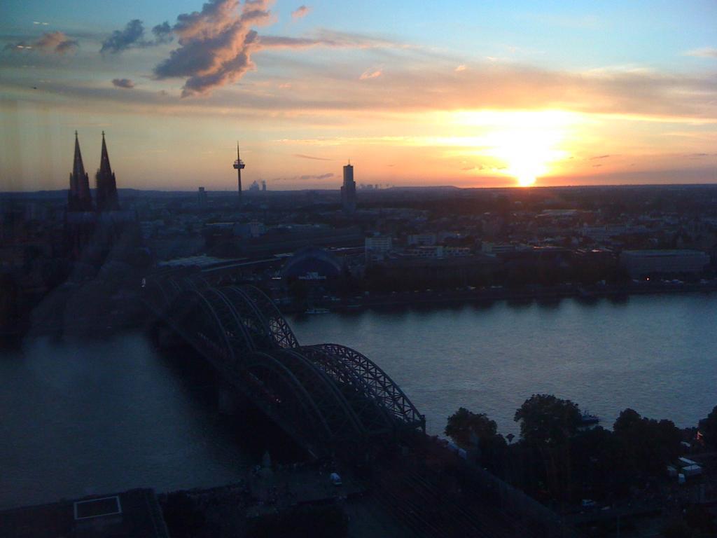 Apartment Miro Koln Bagian luar foto